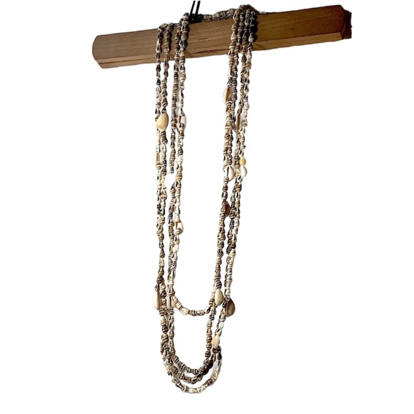 Vintage 4 Strand Sea Shell Necklace - Picture 2 of 7